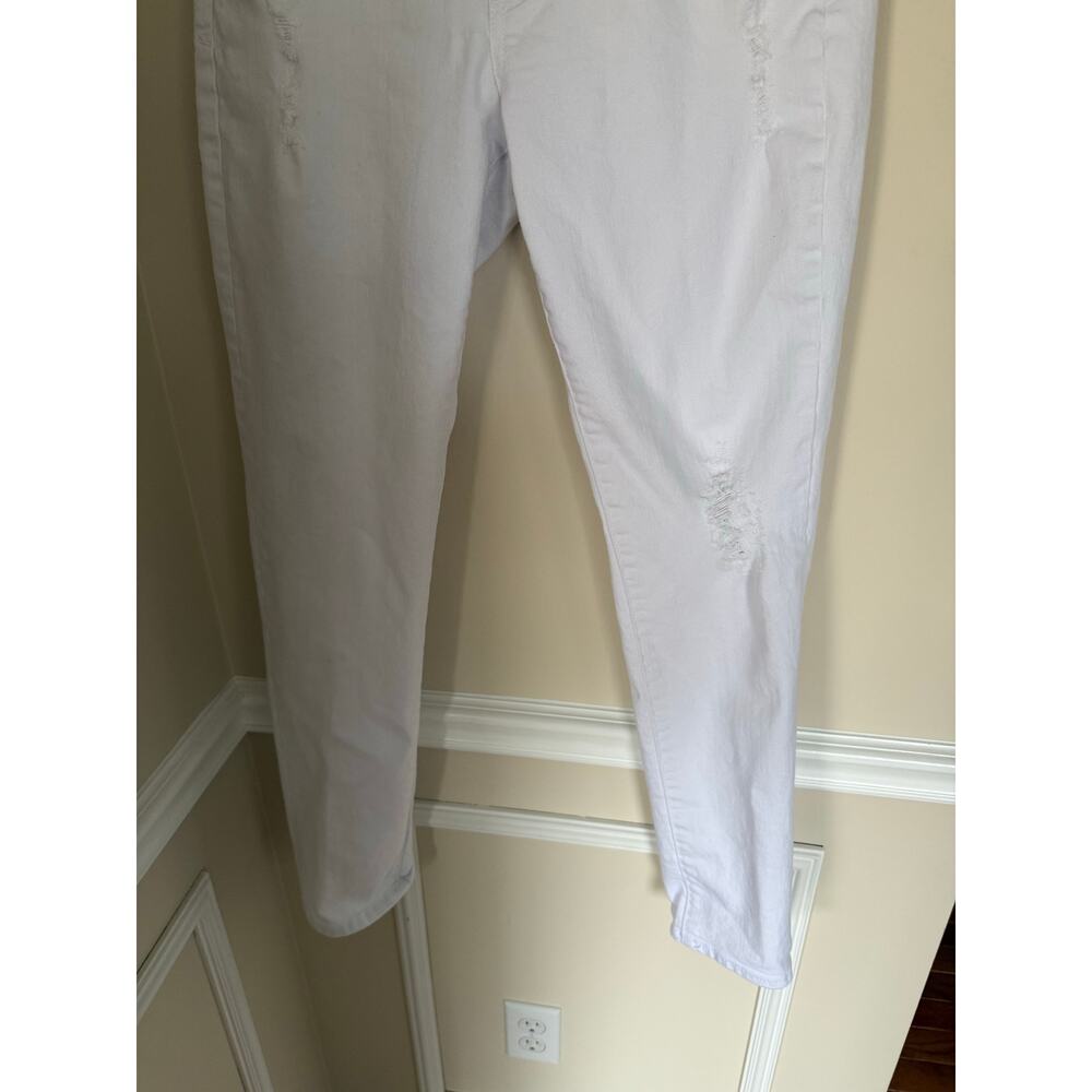 Kut from the Kloth White Catherine Boyfriend Jean Distressed Sz 4 Casual Denim - Picture 6 of 16